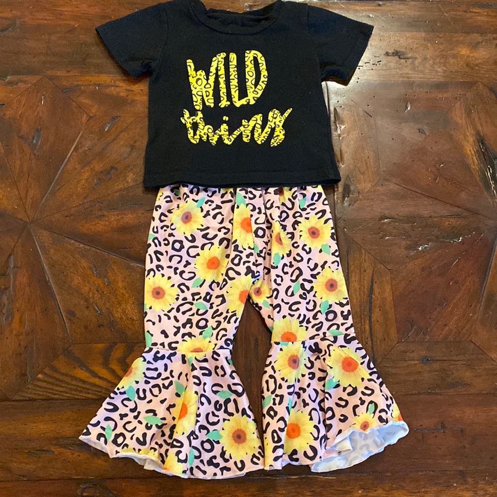 Wild Thing Trendy Sunflower Cheetah Print Matching Set, Tshirt, Flared Pants 70
